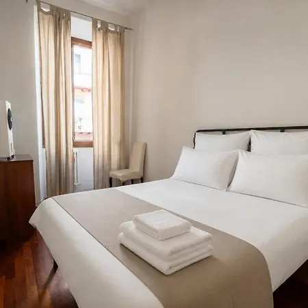 Apartment View Of Cathedral Goldensuitesitaly917 Trento